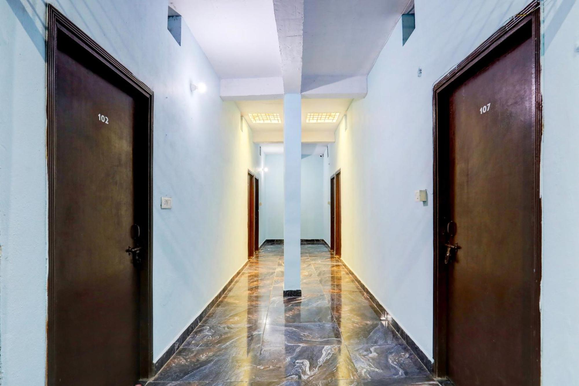 Spot On New Diamond Guest House Rudrapur Zewnętrze zdjęcie