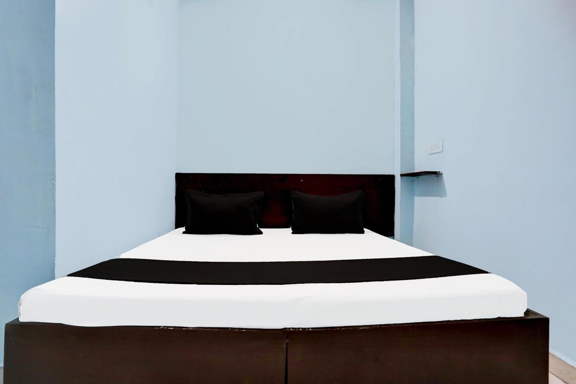 Spot On New Diamond Guest House Rudrapur Zewnętrze zdjęcie