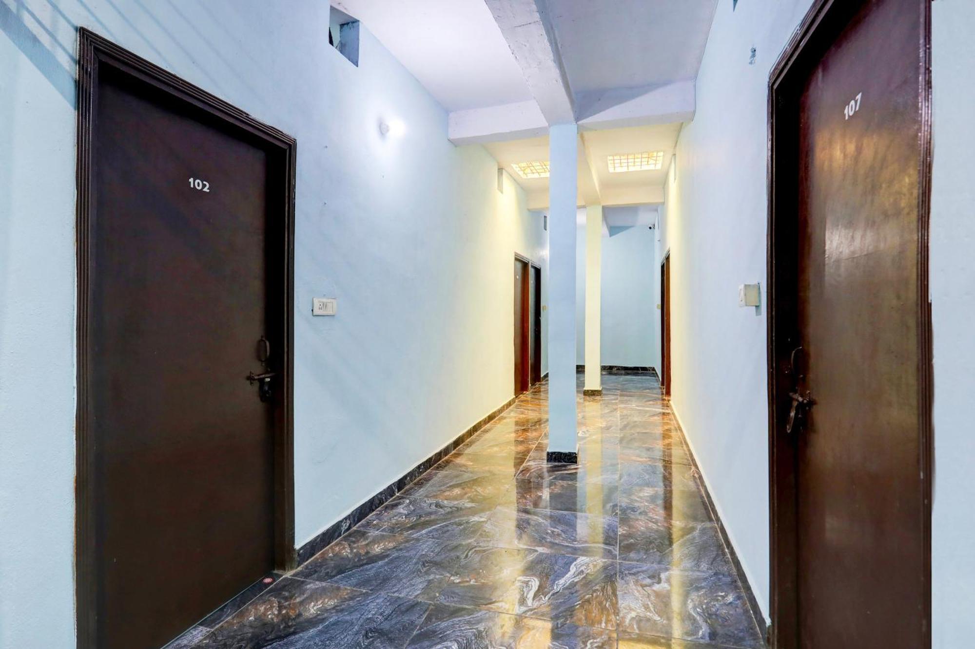 Spot On New Diamond Guest House Rudrapur Zewnętrze zdjęcie